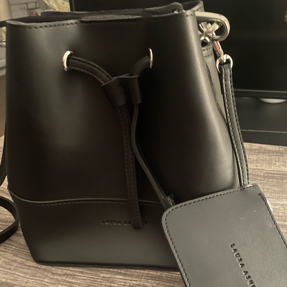 Bucket bag handbag